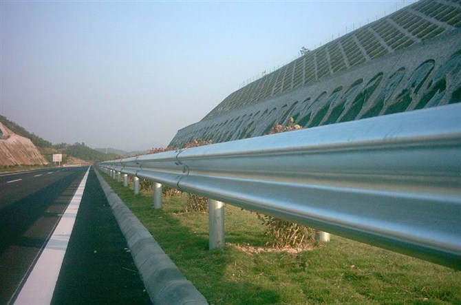 高速公路护栏